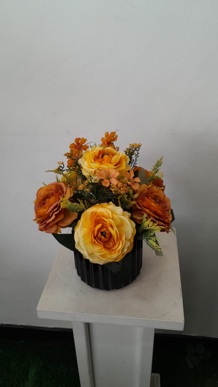 Artificial Floral Arrangement (h:28cm w:20cm)