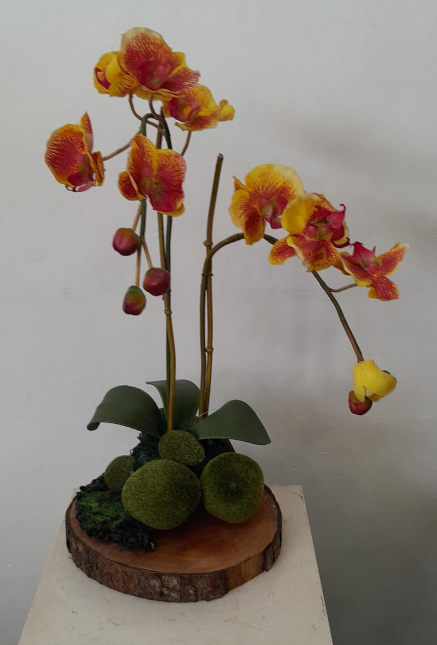 Artificial Floral Arrangement (h:30cm w:50cm)