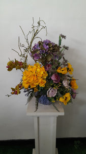 Artificial Floral Arrangement (h:60cm w:60cm)