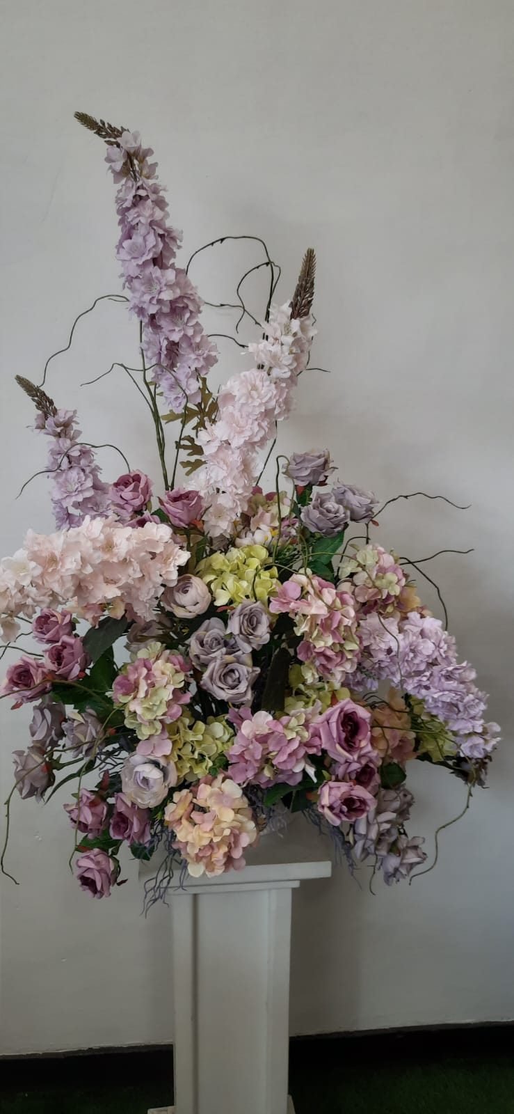 Artificial Floral Arrangement (h:90cm w:90cm)