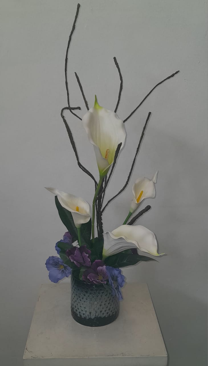 Artificial Floral Arrangement (h:55cm w:20cm)