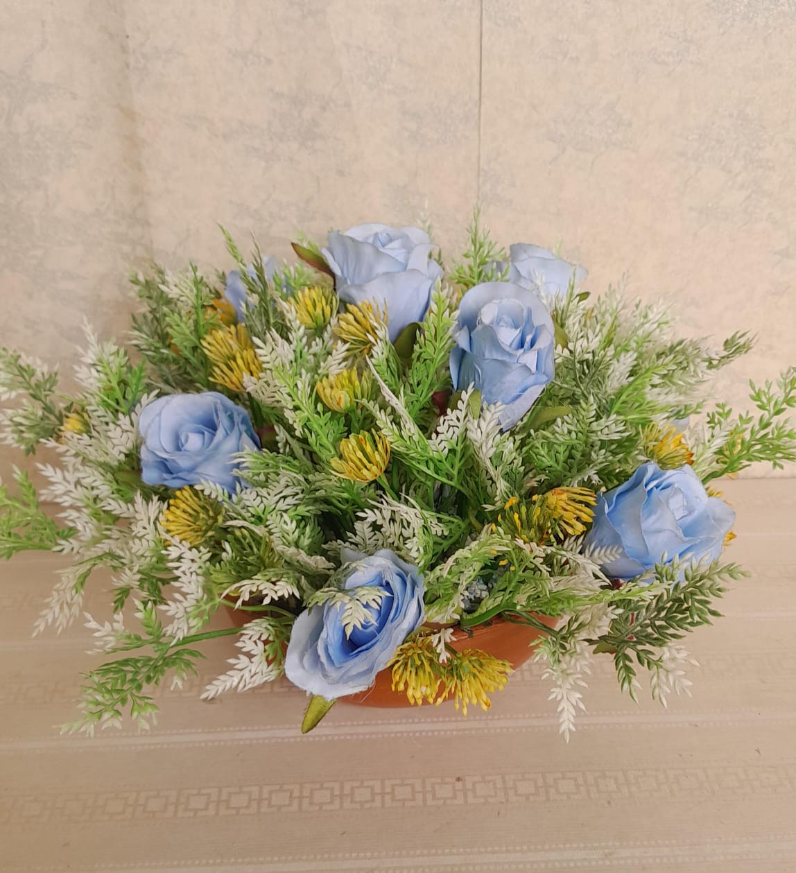 Artificial Floral Arrangement (h:20cm w:20cm)