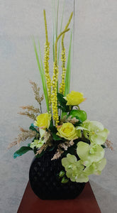Artificial Floral Arrangement (h:80cm w:40cm)